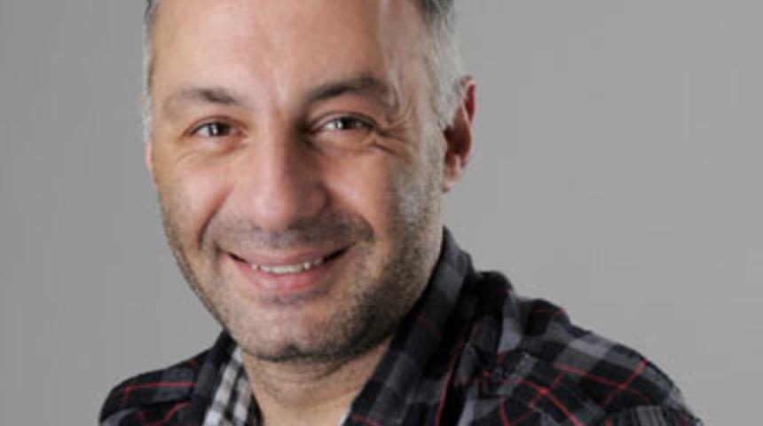 Yaprak D&ouml;k&uuml;m&uuml;&rsquo;n&uuml;n Tahsin&rsquo;i sa&ccedil; ektirdi