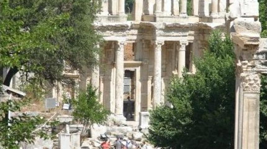 Efes Unesco&rsquo;yu Hak Ediyor