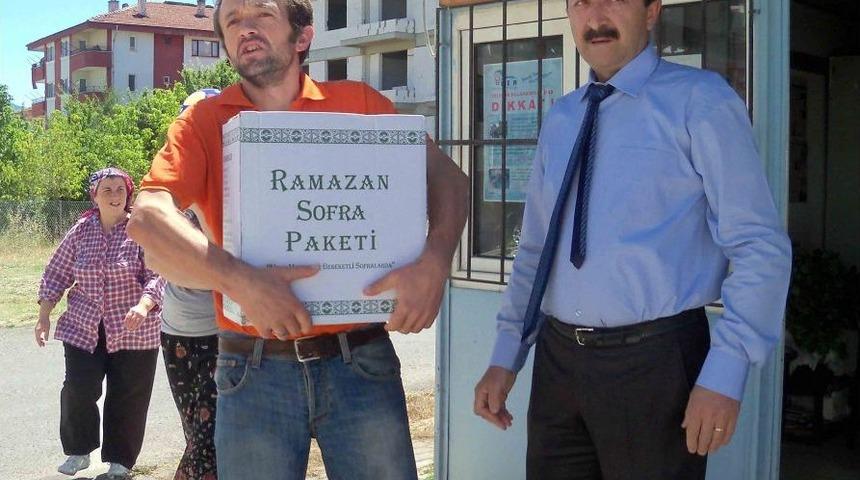 Zenginden Alıp Ihtiya&ccedil; Sahiplerine Dağıtıyor