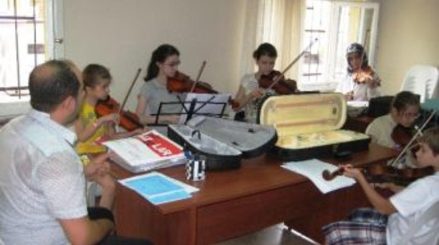 İzmek&rsquo;ten Yaz Kursları