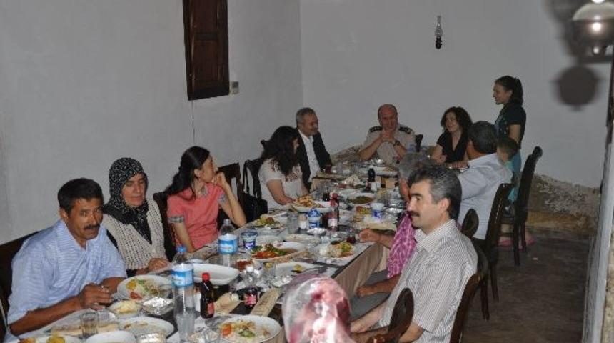Kozan&rsquo;da Gazi Ve Şehit Aileleri İftar Sofrasında Buluştu
