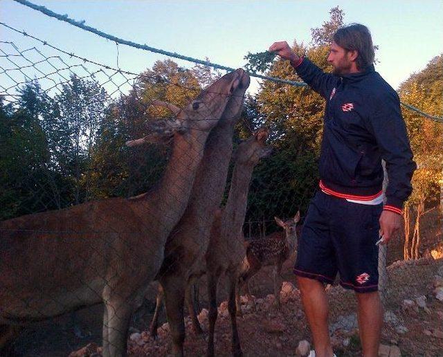 Adanaspor'un Kartepe Kampı Sürüyor