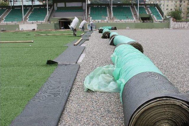 Görele 13 Şubat İlçe Stadı Sentetik Çimle Kaplanıyor