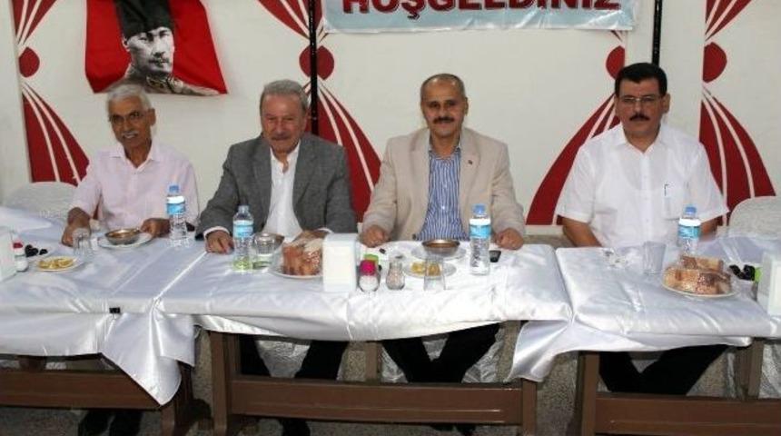 Salihli Bakkallar Odası &Uuml;yeleri İftarda Buluştu