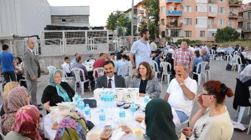 D&uuml;zce&rsquo;de Mahalle İftarları S&uuml;r&uuml;yor