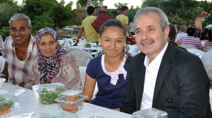 Kozan Belediyesi'nin Iftar Sofrasında Birlik Beraberlik Mesajı