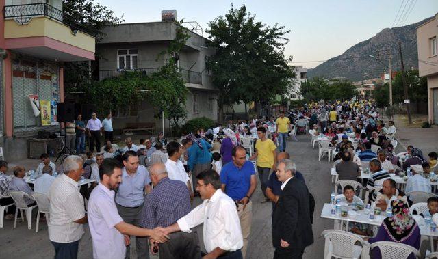 Kozan Belediyesi'nin Iftar Sofrasında Birlik Beraberlik Mesajı