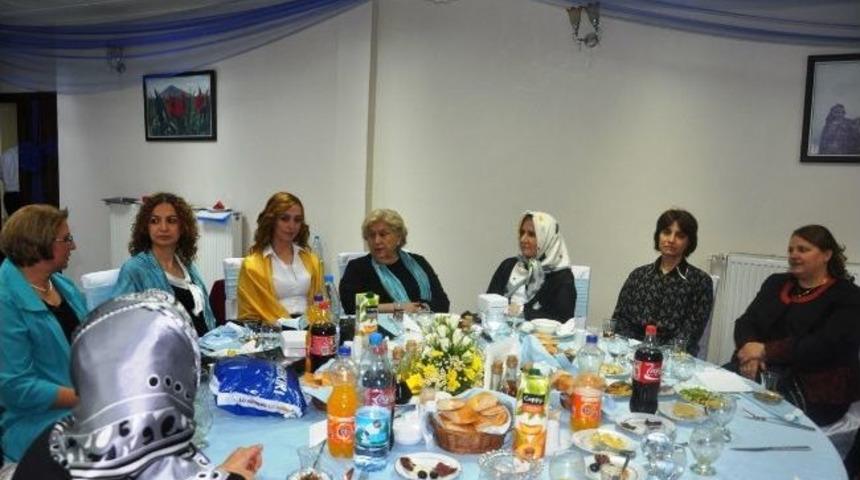 Pekay&rsquo;dan İftar Programı