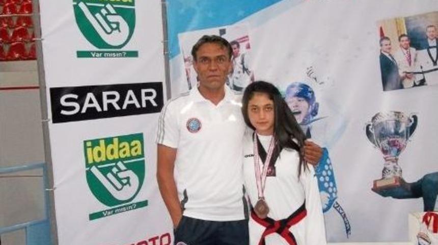 Burhaniyeli Gen&ccedil;lerden Bir T&uuml;rkiye Derecesi Daha