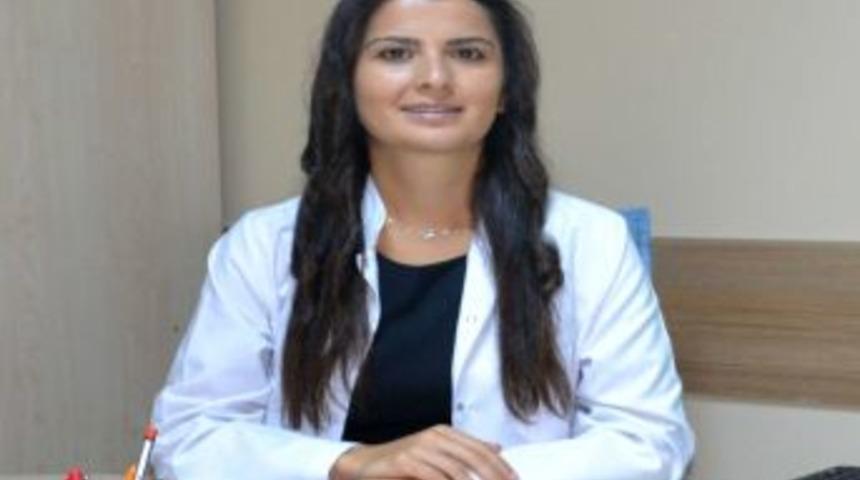 İftar'da I&ccedil;ilen Asitli I&ccedil;ecekler Vucuttaki Suyu G&ouml;t&uuml;r&uuml;r, Sahurda Bol Su I&ccedil;in