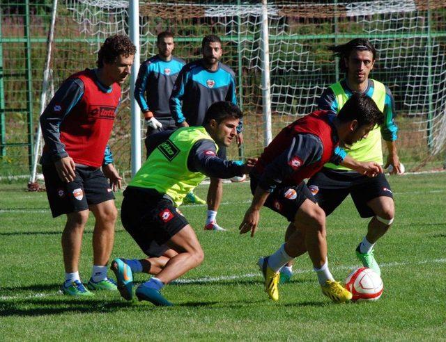 Adanaspor Taktik Çalışmalarını Sürdürüyor