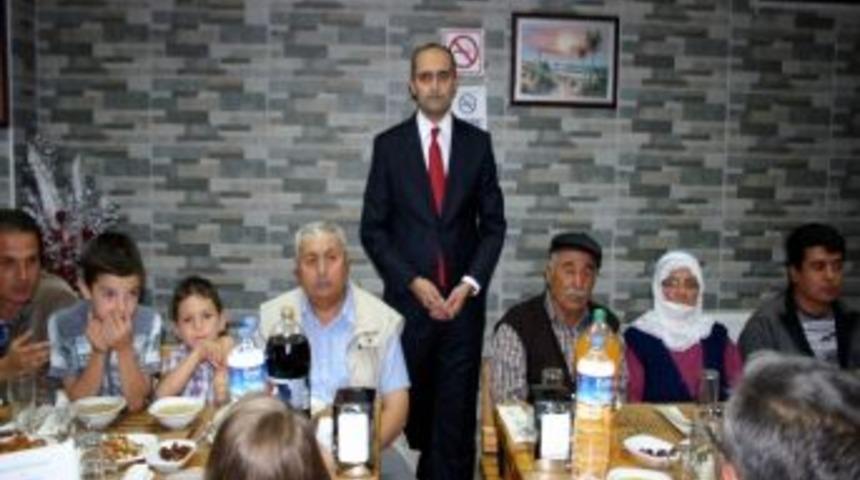 Kaymakam &Ouml;zbey, Şehit Ve Gazi Aileleri İle İftarda Buluştu