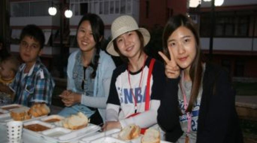 Turistlerin İftar &Ccedil;adırı İlgisi