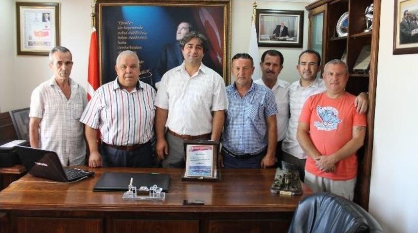 Fo&ccedil;a Emniyet M&uuml;d&uuml;r&uuml;'nden Esnaf Odasına Veda Ziyareti