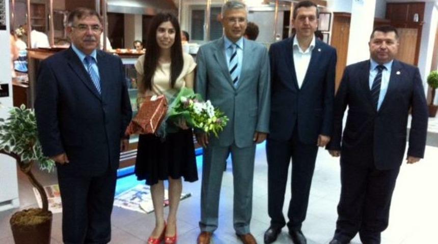 D&uuml;zce Adliyesi'nde Tayini &Ccedil;ıkan Personele Veda Yemeği