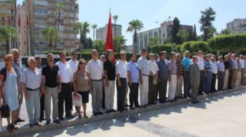 Adanalı Gazeteciler 'basında Sans&uuml;r&uuml;n Kaldırılışını' Kutladı