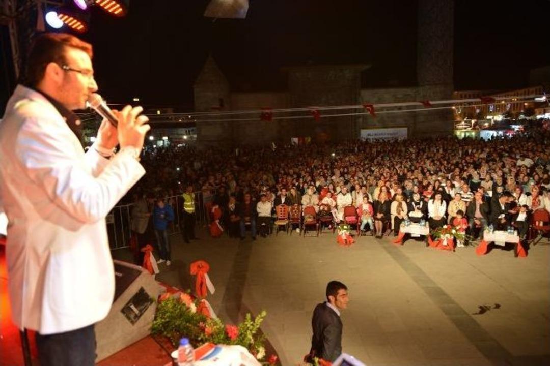 Yakutiye Kent Meydanında Bedirhan G&ouml;k&ccedil;e R&uuml;zgarı