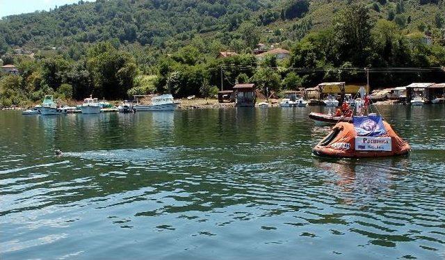 Rus Fotoğrafçı, Karadeniz’i Yüzerek Geçecek