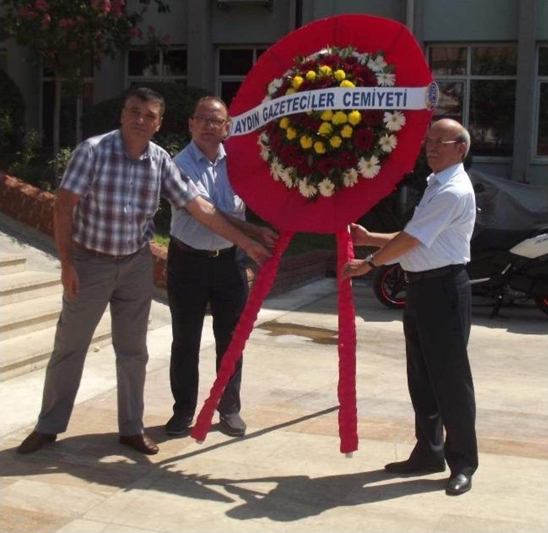 Gazeteciler G&uuml;nlerini Kutladı