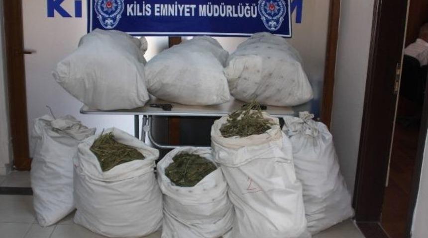 Polisin &lsquo;dur&rsquo; İhtarına Uymayan Şahsın Aracında Esrar Ele Ge&ccedil;irildi