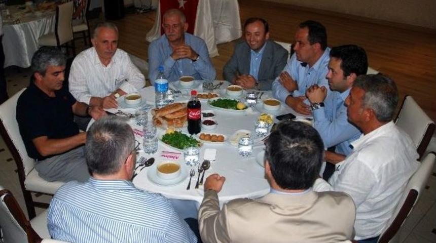 Giresun Ak Parti, Chp Ve Mhp İl Başkanları İftarda Bir Araya Geldi