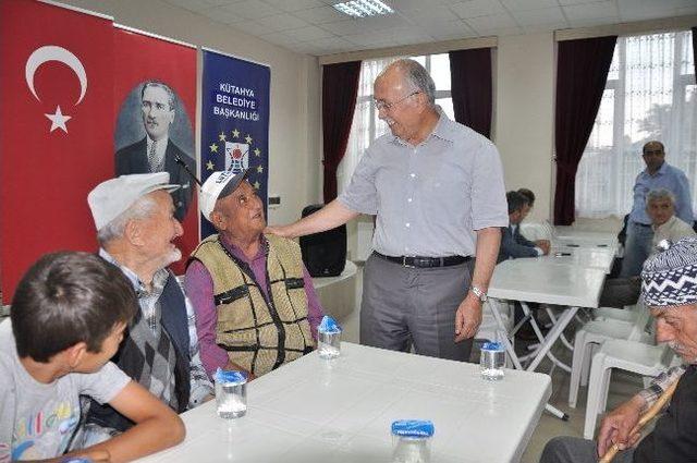 Başkan İça Orucunu Halk İftarında Açtı