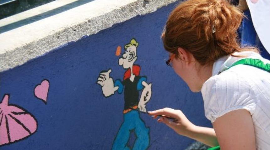 Boz&uuml;y&uuml;k'te Parklar Renkleniyor