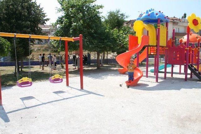 Bozüyük'te Parklar Renkleniyor