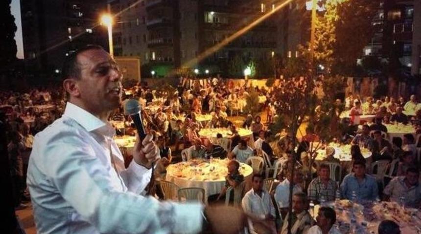 Ak Parti Bayraklı G&ouml;n&uuml;l Sofralarına Devam Ediyor