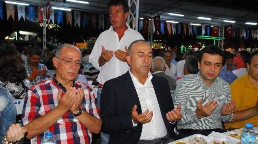 &Ccedil;avuşoğlu Alanya&rsquo;da İftara Katıldı