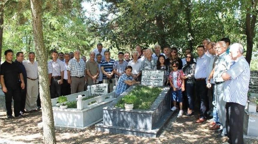 Necdet G&uuml;ng&ouml;rs&uuml;n Dualarla Anıldı
