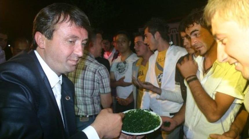 B&uuml;nyan Belediyesinden B&uuml;y&uuml;k İftar Yemeği