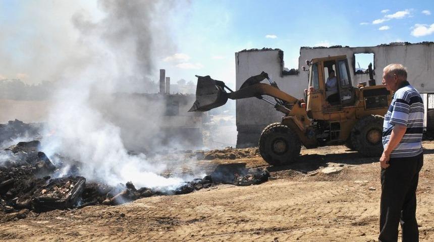 &Ccedil;orum'da Meydana Gelen Yangın K&ouml;y&uuml; Ramazan'da Camisiz Bıraktı