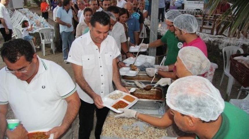 Başkan Mehmet Kocadon, G&ouml;lt&uuml;rkb&uuml;k&uuml;&rsquo;nde İftar Yemeğine Katıldı