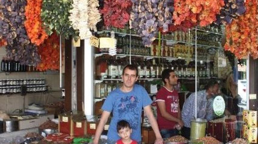 Almacı Pazarı, Gurbet&ccedil;ileri Bekliyor