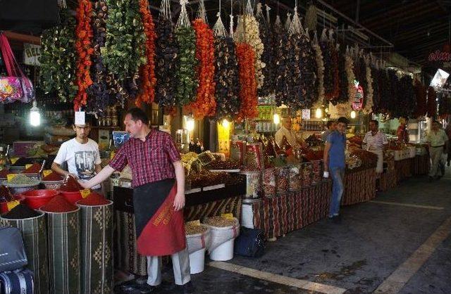 Almacı Pazarı, Gurbetçileri Bekliyor