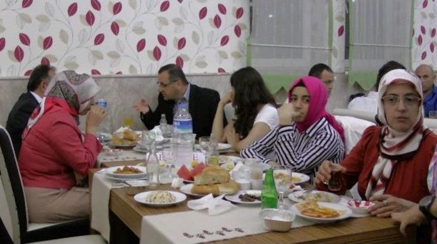 Ağız Ve Diş Sağlığı Merkezi, İftarda Buluştu