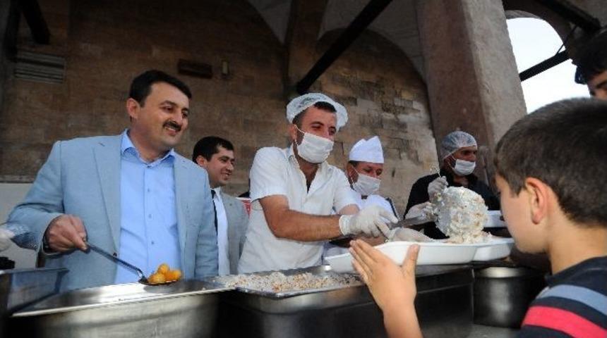 Ak Parti’nin Mahalle İftarları Devam Ediyor