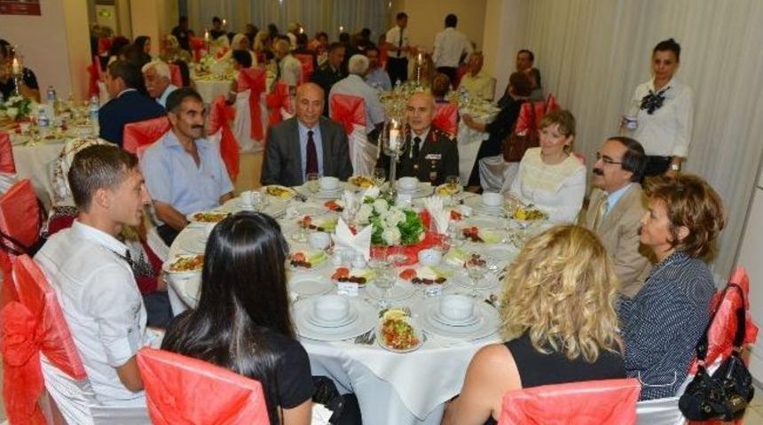 Vali Coş, Şehit Aileleri Ve Gazilerle İftar Yemeğinde Bir Araya Geldi