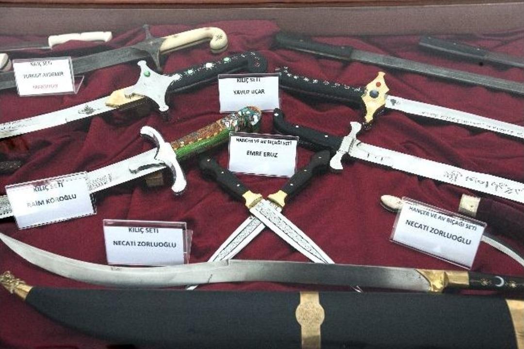 Bursa'da Bı&ccedil;ağın Sanatkarları &Ouml;d&uuml;llendirildi