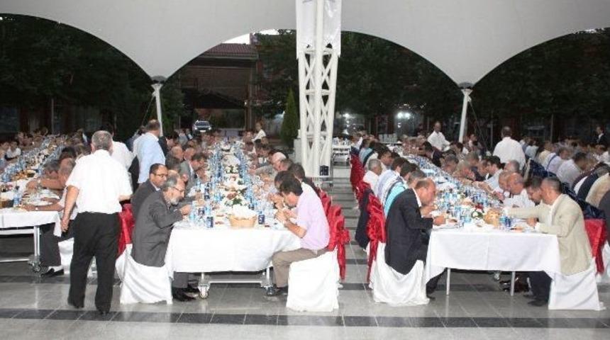 Sanayiciler İftarda Buluştu