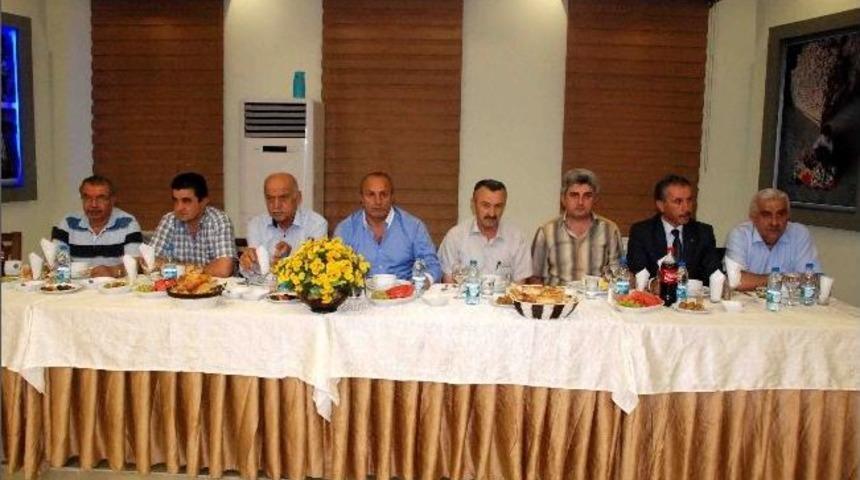 Arslan'dan Belediye Personeline İftar Yemeği