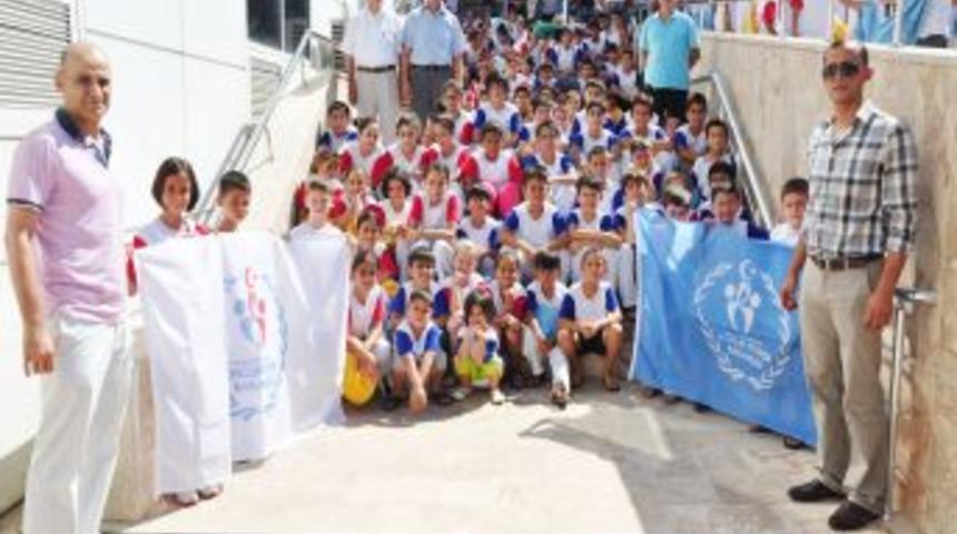 'Camiden Spora' Projesine Spor Kıyafeti Desteği