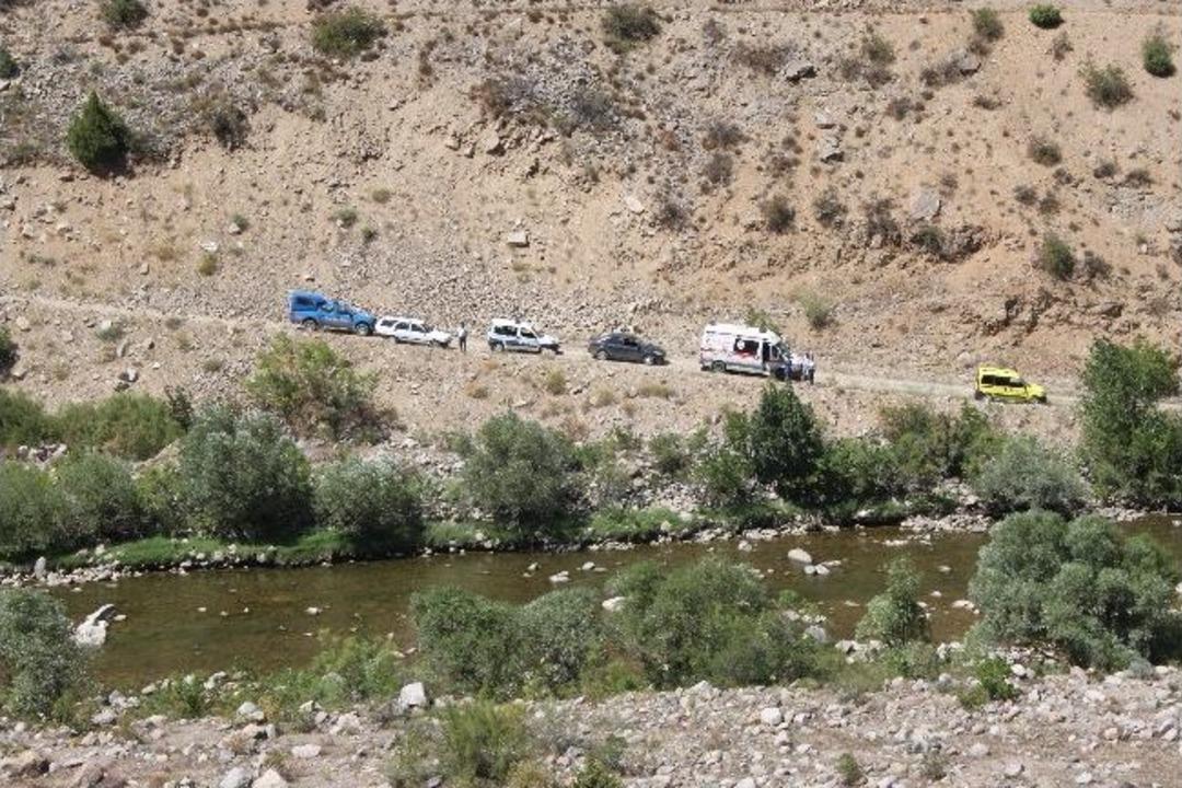 &Ccedil;oruh Nehri&rsquo;nde Suya Kapılan Gencin Cesedi Bulundu