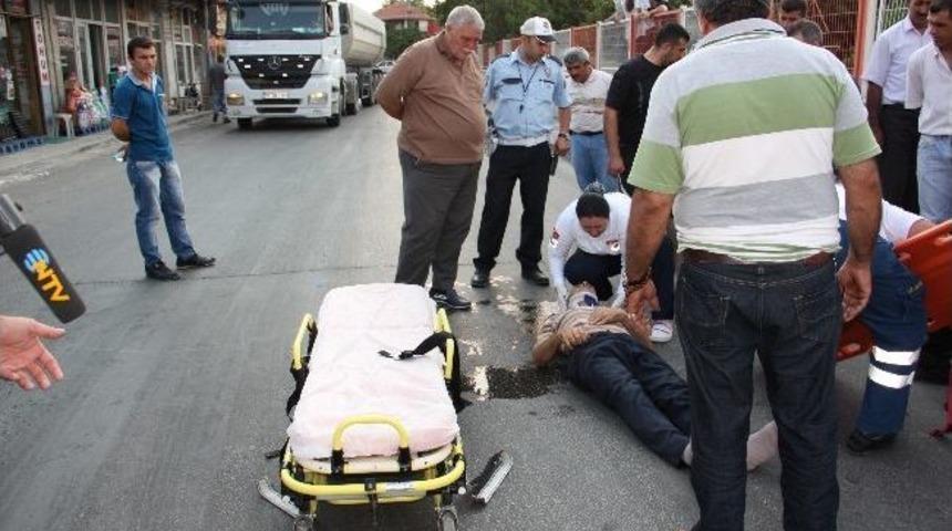 Bisikletten D&uuml;şerek, Başından Yaralandı