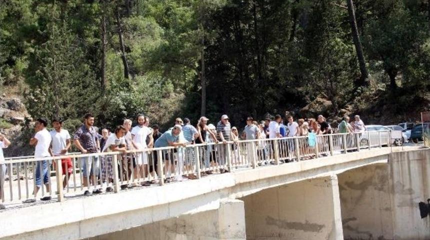 Kemer&rsquo;de Hes Toplantısına Protesto Engeli