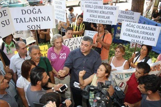 Kemer’de Hes Toplantısına Protesto Engeli