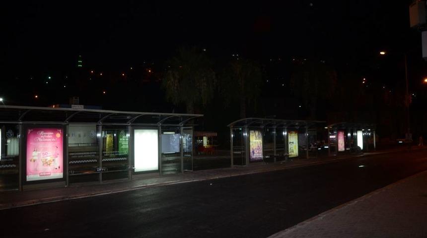 İzmir’de Otobüsçülerin Grevi Yolcuları Vurdu