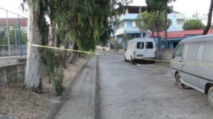 İzmir'de polis merkezine bombalı saldırı