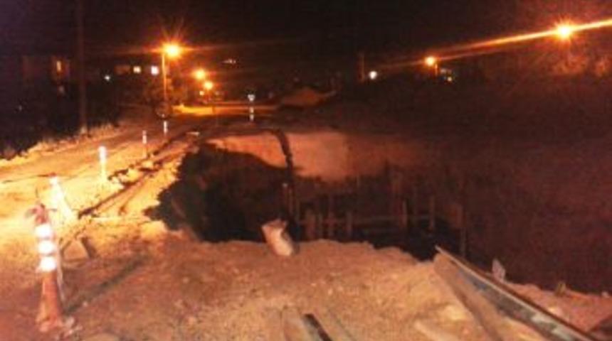 Anamur&rsquo;da yollar tehlike sa&ccedil;ıyor